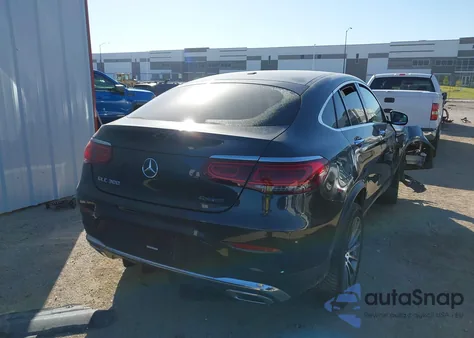 2020 Mercedes-Benz Glc 300 Coupe 4Matic z USA, uszkodzony, nr VIN WDC0J8EB4LF673620